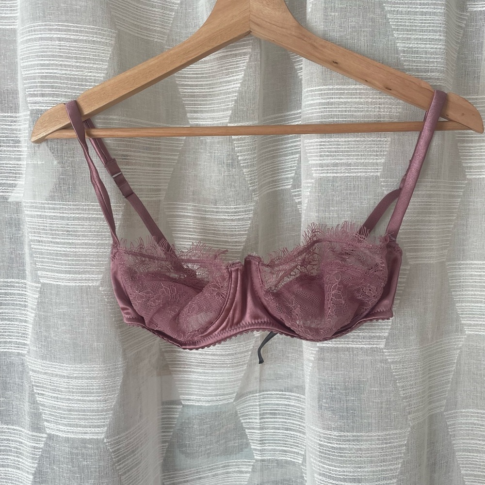 Lace Trimmed Mauve Bra